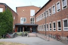 The main entrance to the Department of Medical Epidemiology and Biostatistics (MEB) at Nobels väg 12A.