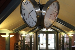 The clock in the reception